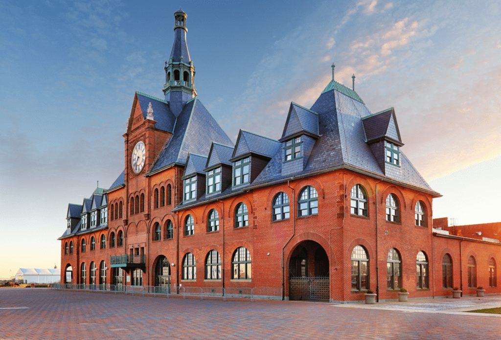 jersey city railroad nj mom